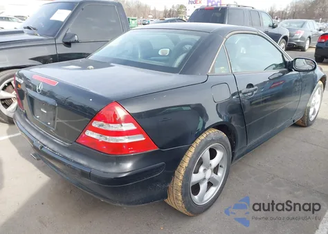 2003 Mercedes-Benz Slk 320 z USA, uszkodzony, nr VIN WDBKK65F93F280763